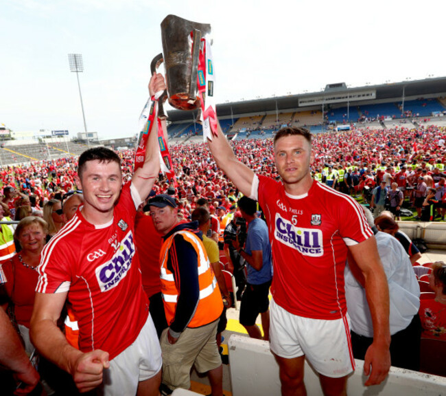 Seamus Harnedy and Eoin Cadogan celebrate