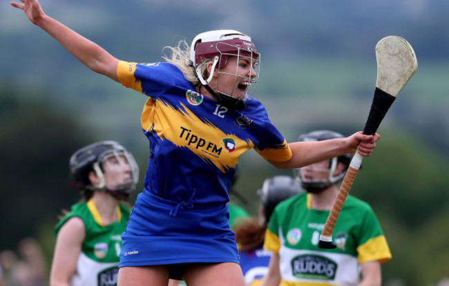 Orla O'Dwyer celebrate a late winning goal scored by Grace O'Brien