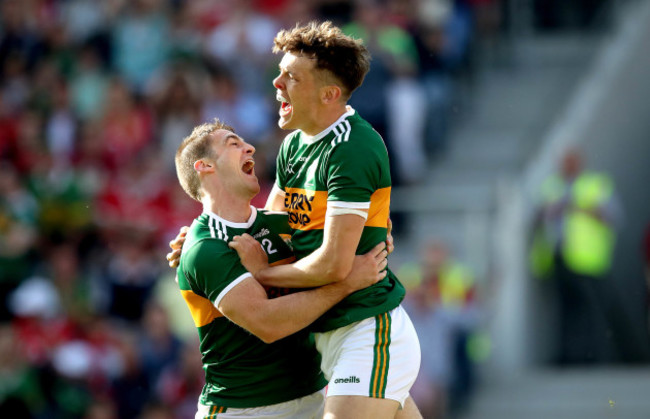 Stephen O'Brien celebrates scoring their first goal with David Clifford