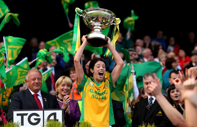 Aoife McDonnell lifts the trophy
