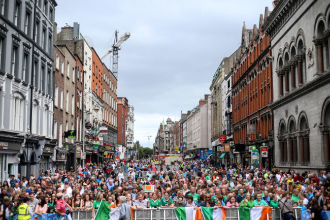 A view of the crowds on Dame Street 6/8/2018