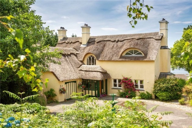 Five Star Kerry Cottage With Sea Views For 1 75 Million