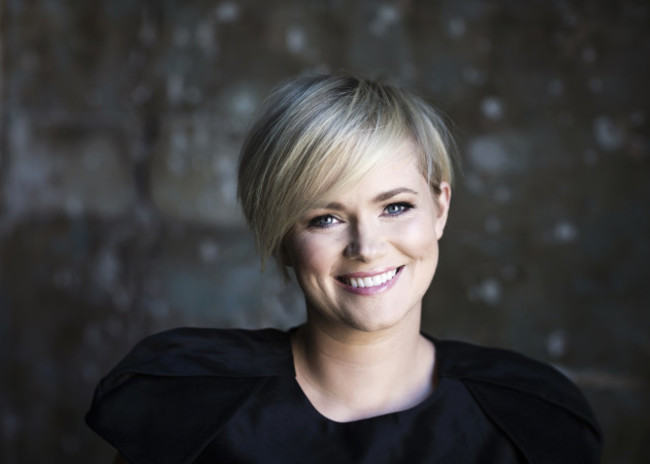 Cecelia Ahern-MT-0155 copy