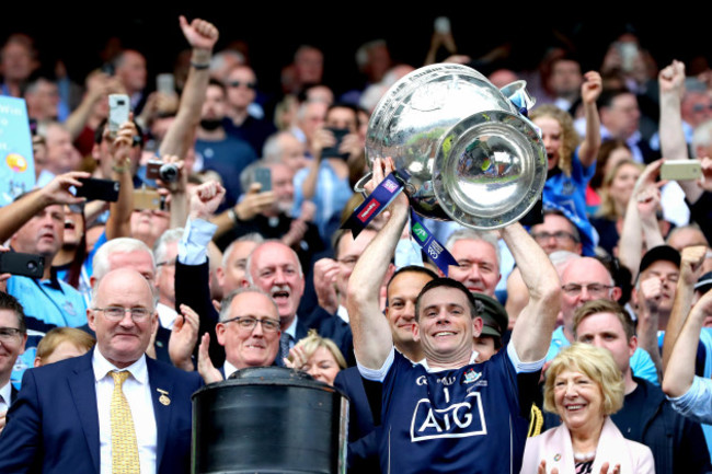 Stephen Cluxton lifts the Sam Maguire