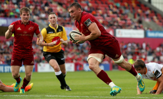 Tommy O'Donnell runs in a try