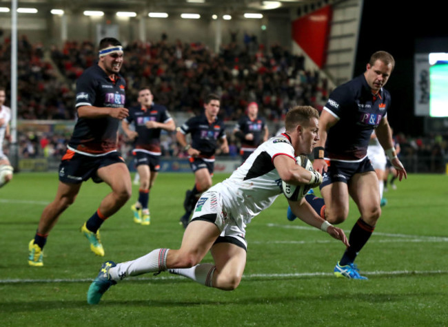 Craig Gilroy on his way to scoring a try