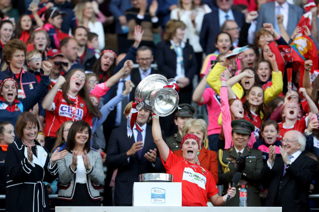 Aoife Murray lifts the O'Duffy Cup