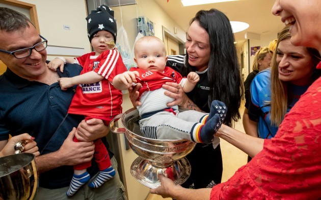 Barra (2) and 8 month old Rua Buckley meet Aisling Thompson