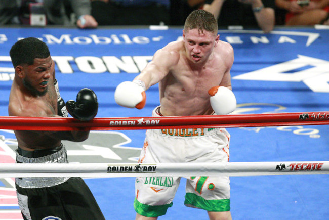 Jason Quigley in action against James De La Rosa