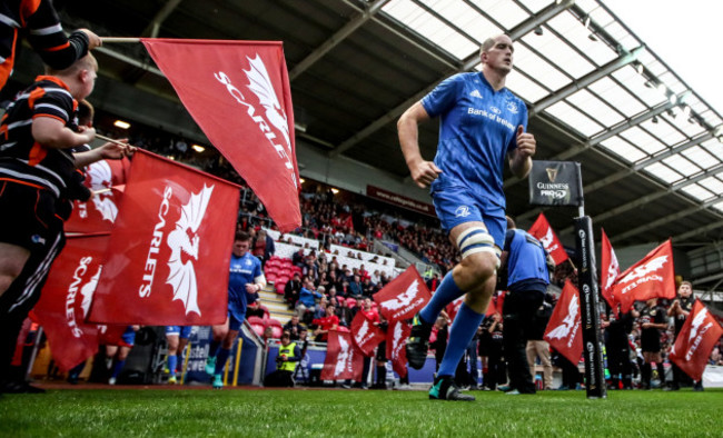 Devin Toner takes to the field