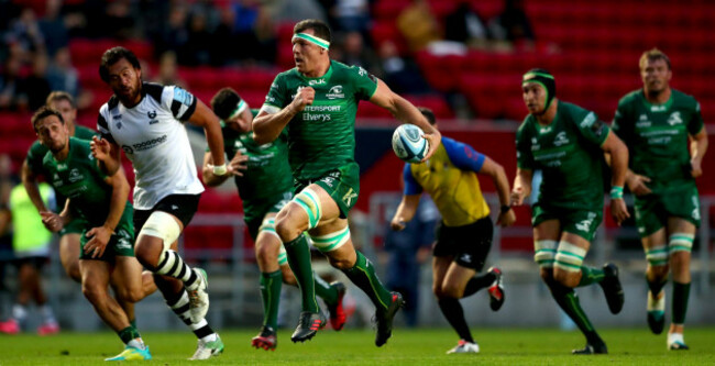 Robin Copeland makes a break