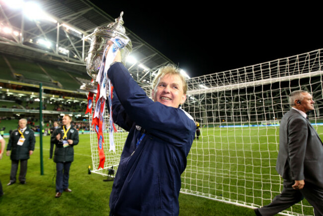 Liam Buckley celebrates with The FAI Ford Cup