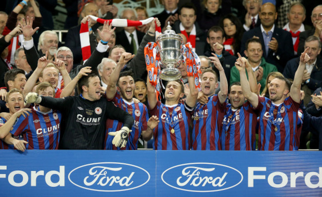 Ger O'Brien lifts The FAI Cup