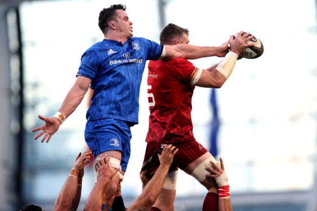 James Ryan and Peter O'Mahony compete for a lineout ball