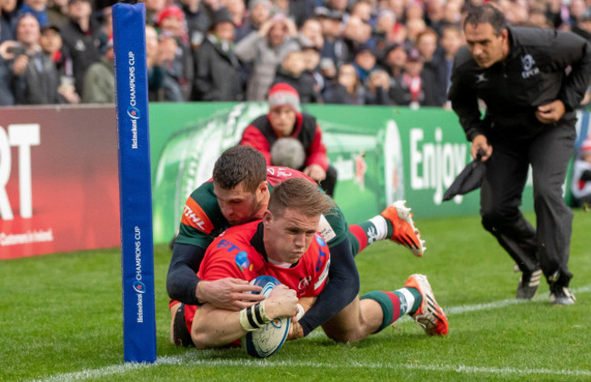 Craig Gilroy is denied a try by Jonah Holmes