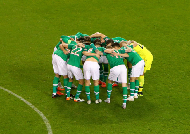 Ireland huddle before the game