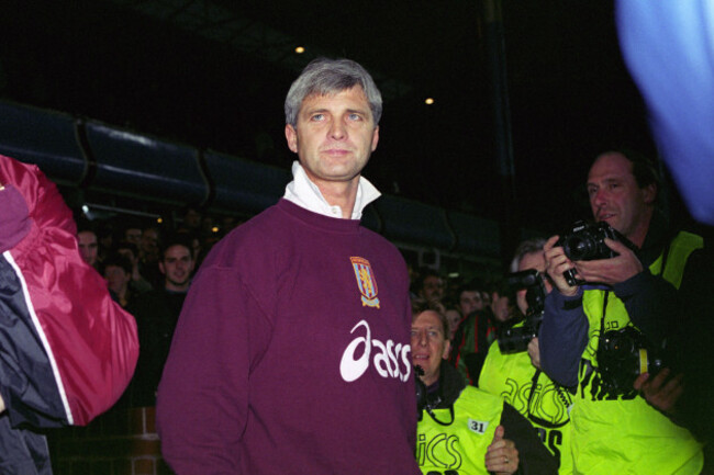 Soccer - FA Carling Premiership - Aston Villa v Sheffield Wednesday - Villa Park