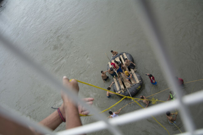 Refugees from Honduras on their way to Mexico