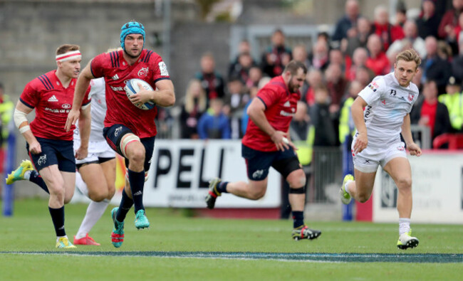 Tadhg Beirne makes a break