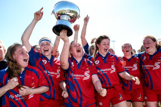 Fiona Hayes lifts the trophy