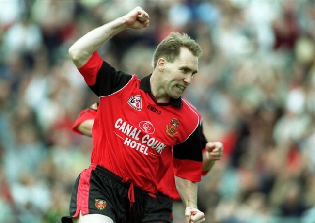 Mickey Linden celebrates his goal 20/6/1999