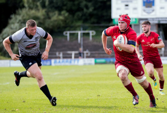 John Hodnett runs in to score his sides first try