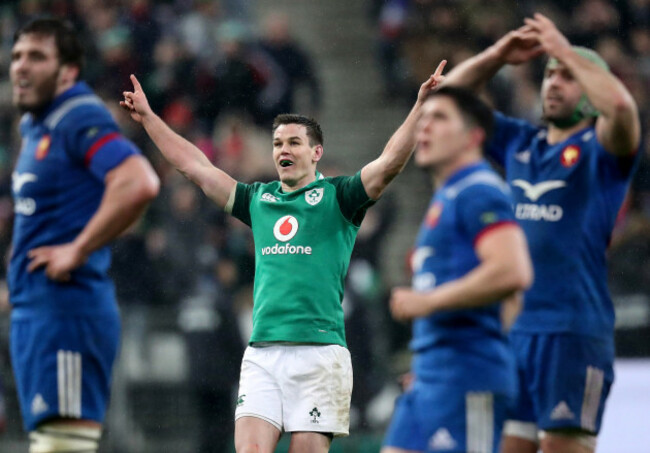 Jonathan Sexton celebrates kicking a drop goal to win the game