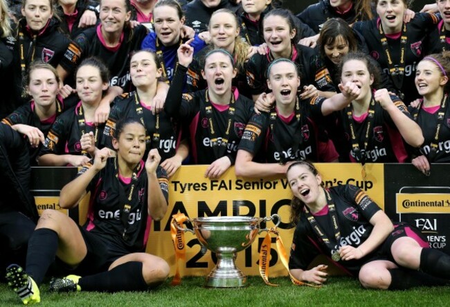 Wexford Youths celebrate with the FAI Continental Tyres Women&rsquo;s Cup