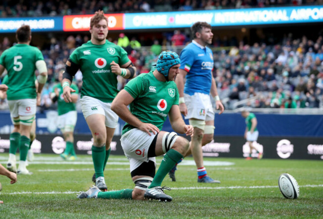 Tadhg Beirne goes over for the third try