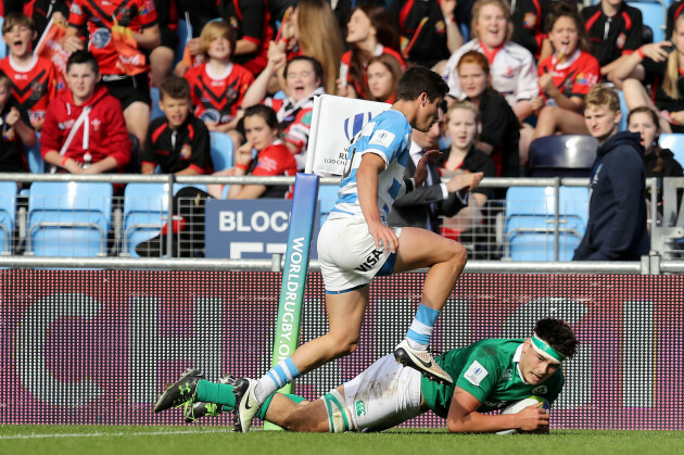 Max Deegan scores the second try