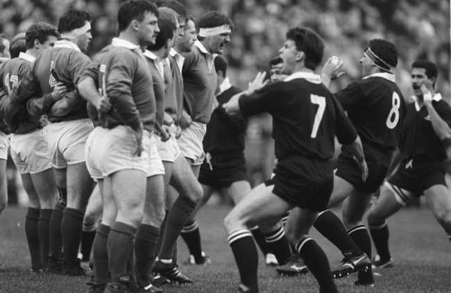 Willie Anderson faces up to Wayne Shelford 1989