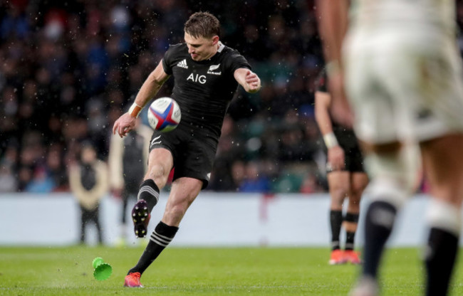 Beauden Barrett kicks a penalty