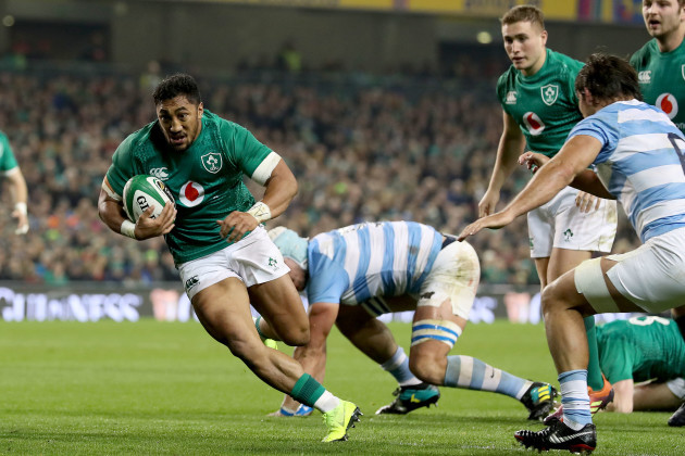 Bundee Aki scores his sides second try