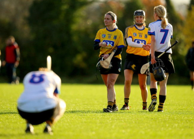 Eveleen O’Reilly shakes hands with Rachael Hastings after the game