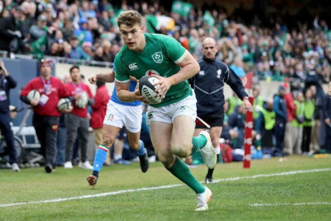 Garry Ringrose scores Ireland's seventh try