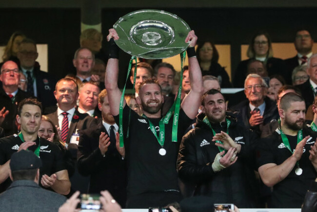 Kieran Read lifts the Sir Edmund Hillary Shield