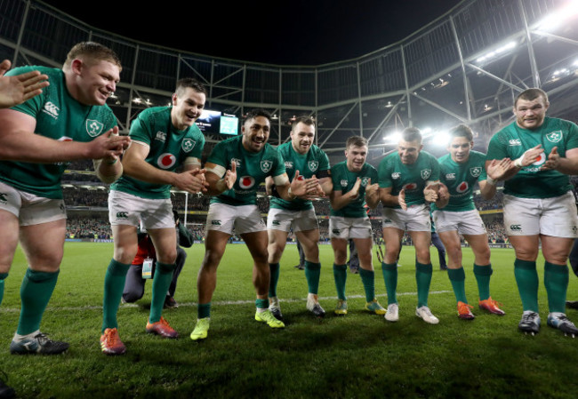 Tadhg Furlong, Jonathan Sexton, Bundee Aki, Cian Healy, Luke McGrath, Rob Kearney, Joey Carbery and Jack McGrath celebrate winning