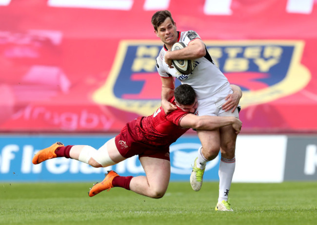 Louis Ludik is tackled by Sammy Arnold