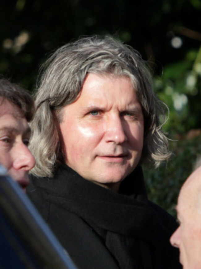 90283321_90283321-2-310x415