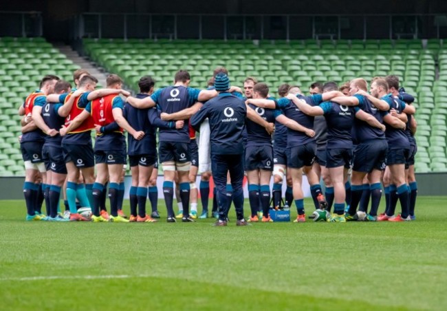 Ireland team huddle