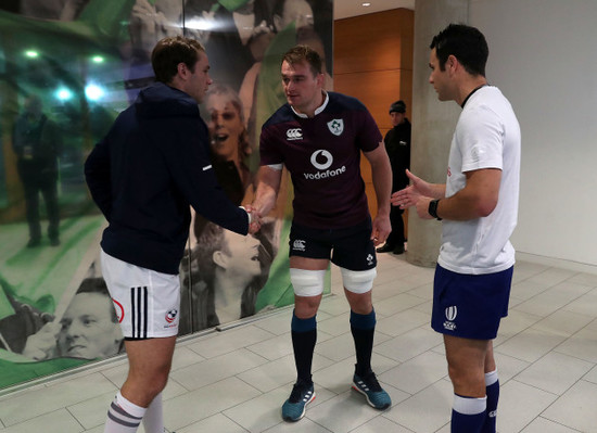 Blaine Scully and Rhys Ruddock with referee Ben O'Keeffe at the coin toss