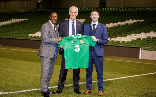Mick McCarthy with Terry Connor and Robbie Keane