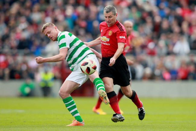 Denis Irwin with Damien Duff