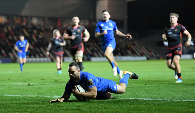 Dave Kearney scores a try