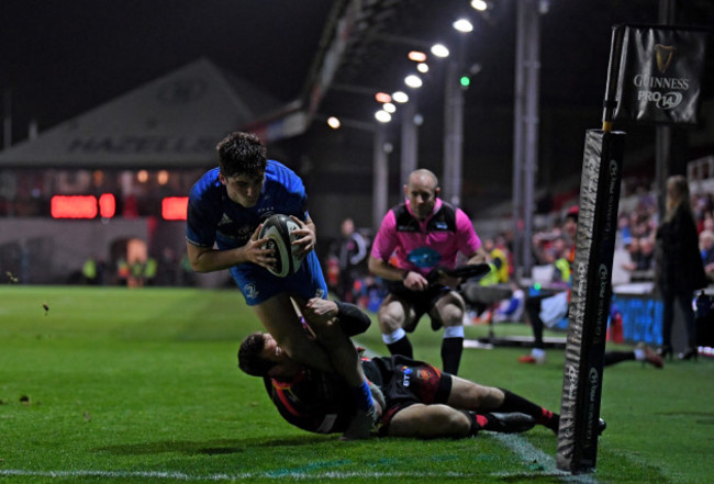 Jimmy O'Brien scores a try