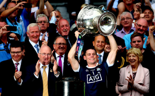 Stephen Cluxton liftas the Sam Maguire