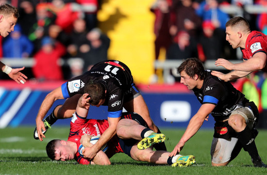 Sam Arnold tackled by Taylor Paris