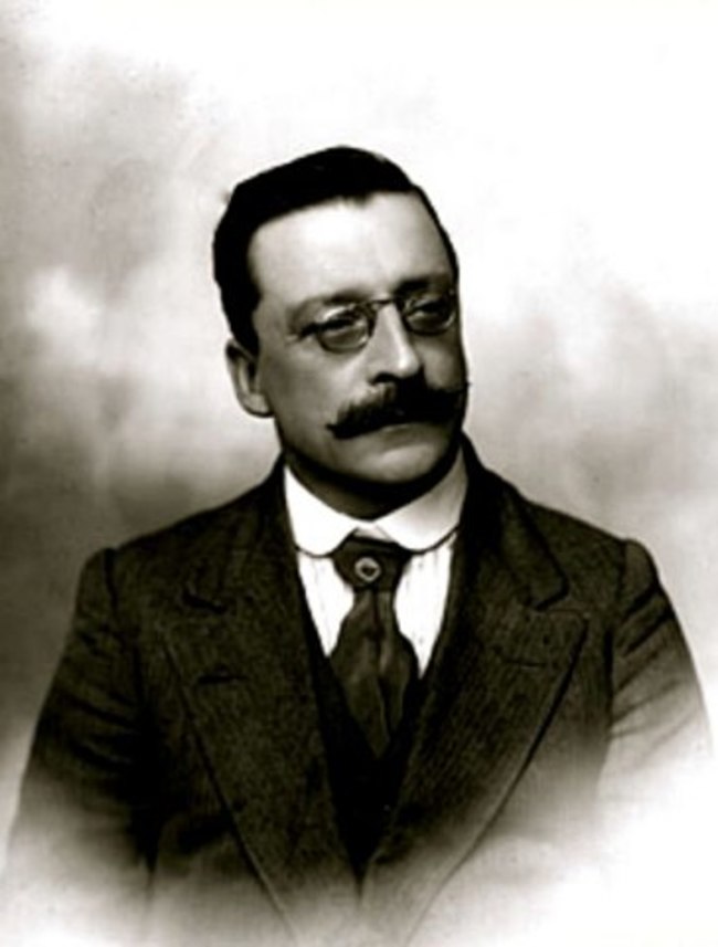 364px-Arthur_Griffith