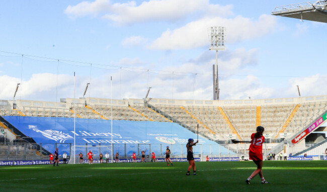 Orla Cotter scores a late point