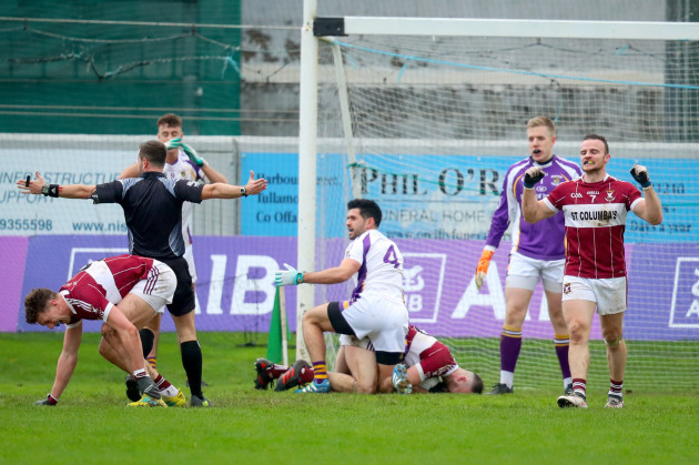 Cian O'Sullivan tackles Aidan McElligott resulting in a penalty late in the game
